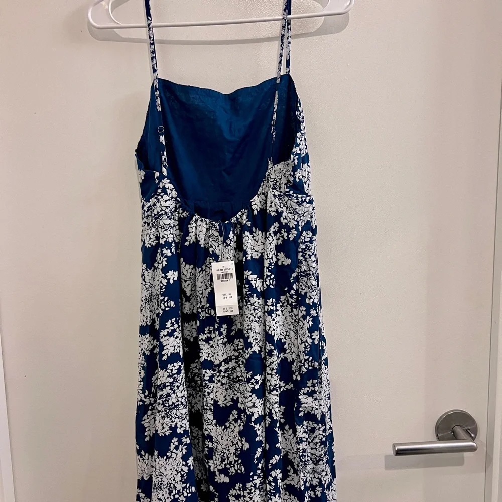 *NWT* Abercrombie & Fitch Low Back Floral Maxi Dress with Pockets